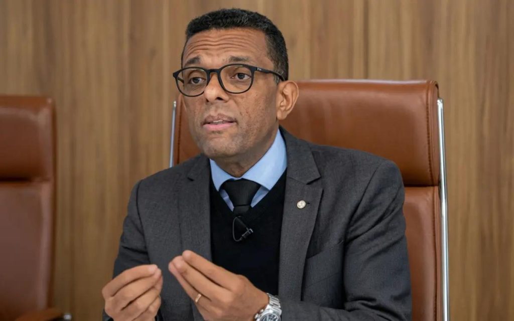 Hora de arrumar as malas: renovação de 54% tira nomes conhecidos como Otoni de Paula, Rosângela Gomes e Hugo Leal da bancada do Rio na Câmara dos Deputados