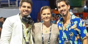 A política atravessa o samba: disputa eleitoral chega à cúpula da Liesa; Imperatriz pede título de eleitor em recadastramento de sambistas 1 João Drumond, Cátia Drumond e o presidente da Liesa, Gabriel David: quando a política invade o território do samba