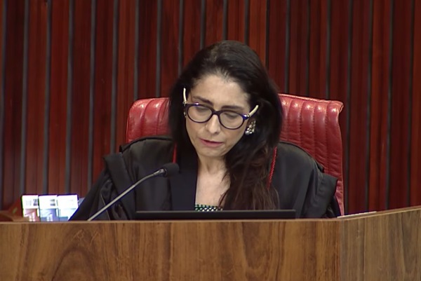 Caso Garotinho no TSE: ministra Estela Aranha acompanha relator e vota pela rejeição da desistência dos recursos e que votos sejam anulados 51 Caso Garotinho no TSE: ministra Estela Aranha acompanha relator e vota pela rejeição da desistência dos recursos e que votos sejam anulados