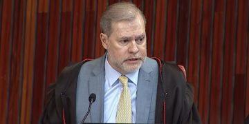 4 x 0: TSE forma maioria de para declarar Douglas Ruas eleito governador em primeiro turno; Toffoli segue o relator para anular votos de Garotinho 1 4 x 0: TSE forma maioria de para declarar Douglas Ruas eleito governador em primeiro turno; Toffoli segue o relator para anular votos de Garotinho