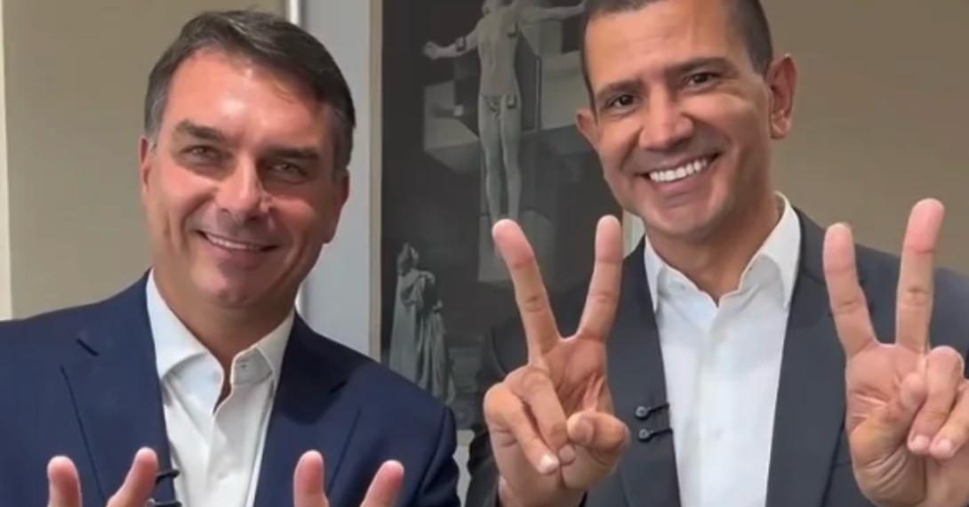 Flávio Bolsonaro e Douglas Ruas encontram aliados num almoço, nesta sexta-feira, na Barra da Tijuca