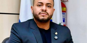 O PT-RJ suspendeu o vereador Mateus Ferraz após ele votar pela cassação da prefeita de Japeri – Foto: Reprodução/Redes sociais