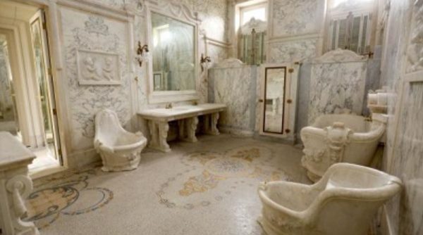 O banheiro do térreo no Palácio das Laranjeiras