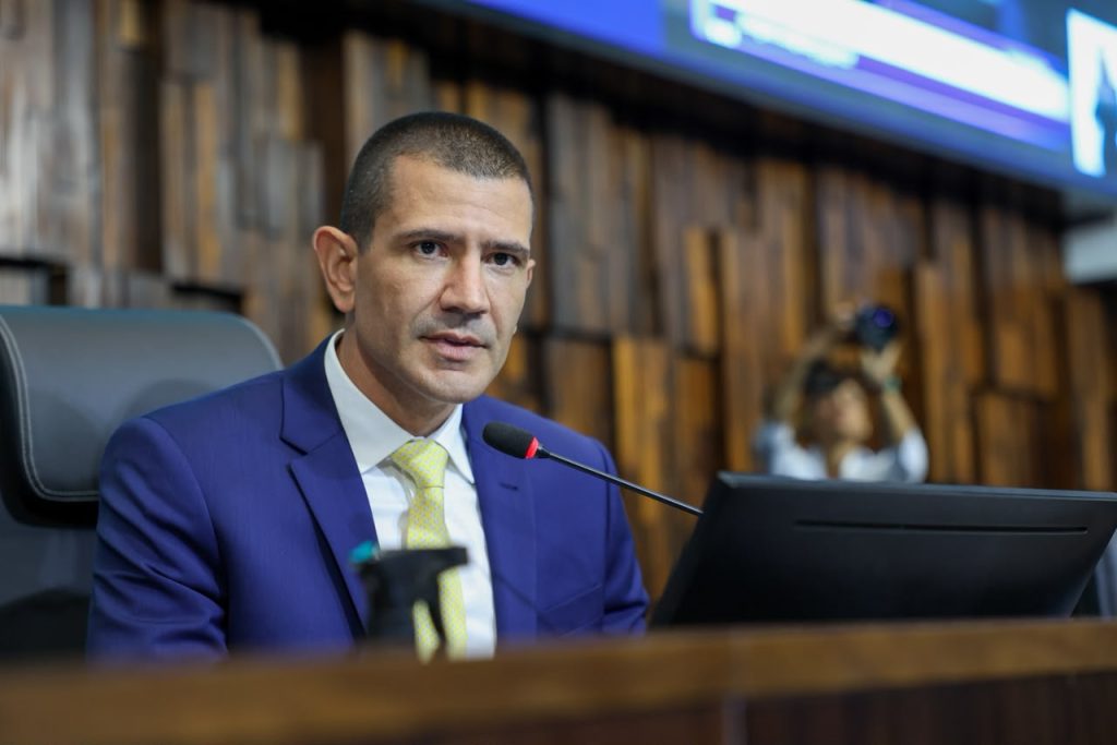 Douglas Ruas troca diretor-geral da Alerj a três meses de assumir o governo do estado