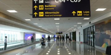 O Aeroporto do Galeão continua sendo uma saída para servidores estaduais, apesar da política de contenção de gastos