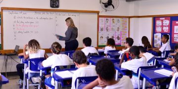 Feriadão à vista: Prefeitura do Rio suspende o funcionamento das escolas no Dia do Professor e transfere para sexta (30) o Dia do Servidor Público 11 As comemorações pelo Dia do Professor e o Dia do Servidor Público foram oficializadas pela Prefeitura do Rio