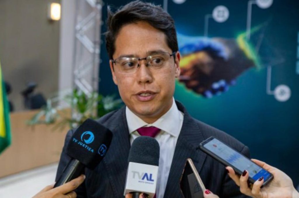No mesmo dia em que a Faetec volta a Quintino, presidente da fundação pede para sair do governo Ricardo Couto; ele ficou menos de três meses no cargo