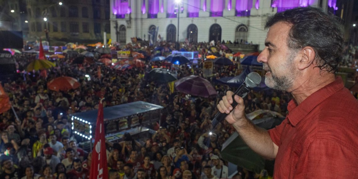 Marcelo Freixo atribui vitória de Lula à mobilização popular nas ruas do Rio 51 Marcelo Freixo na Cinelândia em ato pró-Lula