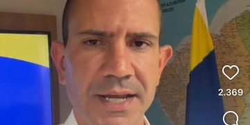 Douglas Ruas divulga um vídeo para as redes sociais, reconhecendo a derrota de Flávio Bolsonaro