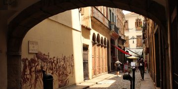 Arco do Teles, um dos destinos do chamado "turismo do terror" que atrai visitantes no Halloween