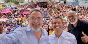 Márcio Canella dá parabéns a Douglas Ruas depois de sua sucessora, Mariana, anunciar apoio a Eduardo Paes 1 Márcio Canella deu parabéns a Douglas Ruas após decisão do Tribunal Superior Eleitoral confirmar a vitória do candidato do PL no primeiro turno
