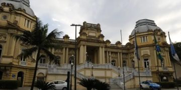 Couto fica no banco, mas Casa Civil entra em campo e goleia nas nomeações, com destaque para as secretarias da Fazenda e da Mulher