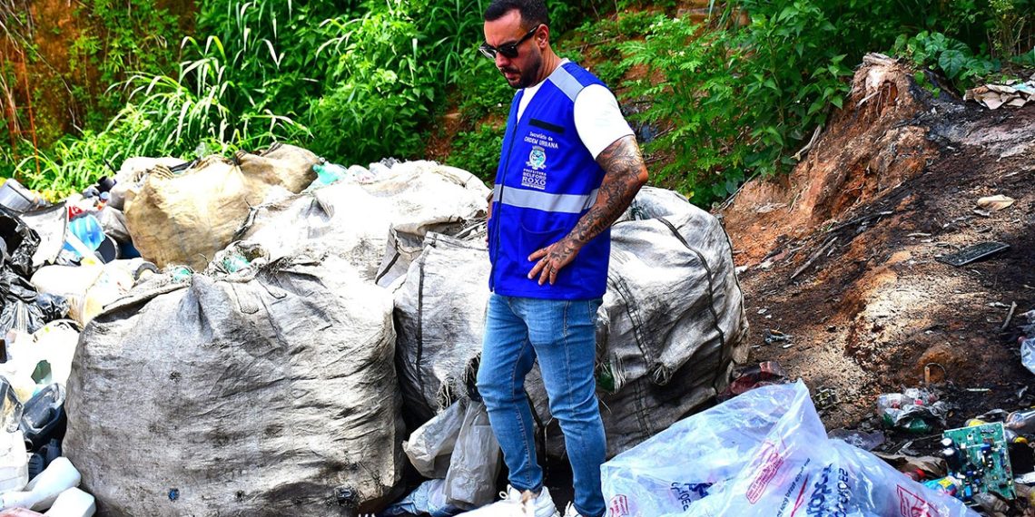 Christiano Gaspar ocupa o cargo de secretário municipal de Ordem Urbana de Belford Roxo. Ele foi preso