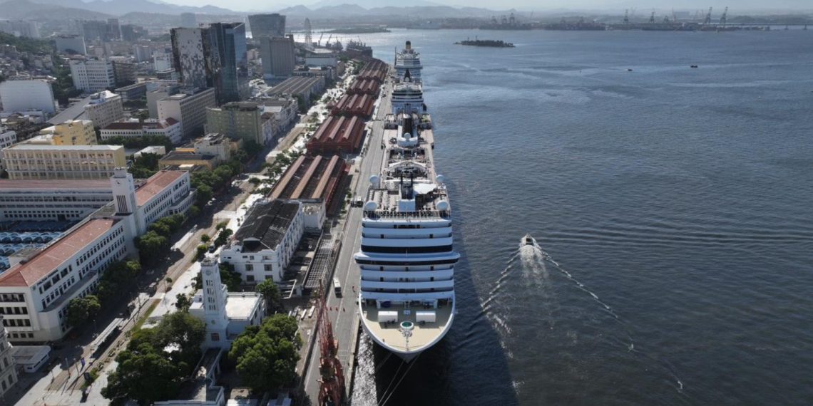 O período terá 112 escalas de navios até abril do ano que vem