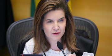 Herança manchada de sangue: Justiça autoriza idosa do Rio de Janeiro a não usar o mesmo sobrenome de seus irmãos, que mataram o marido dela 10 A ministra Daniela Teixeira, do Superior Tribunal de Justiça, entendeu que o sobrenome faz parte da identidade e pode ser retirado em determinadas situações