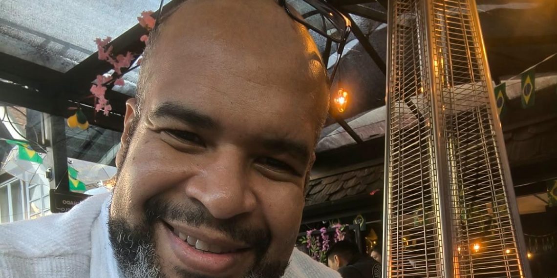 Alcimário Júnior trabalha em Nova Iguaçu e é autor do livro "A formiguinha Arteirinha em combate à negligência infantil e ao abuso sexual”