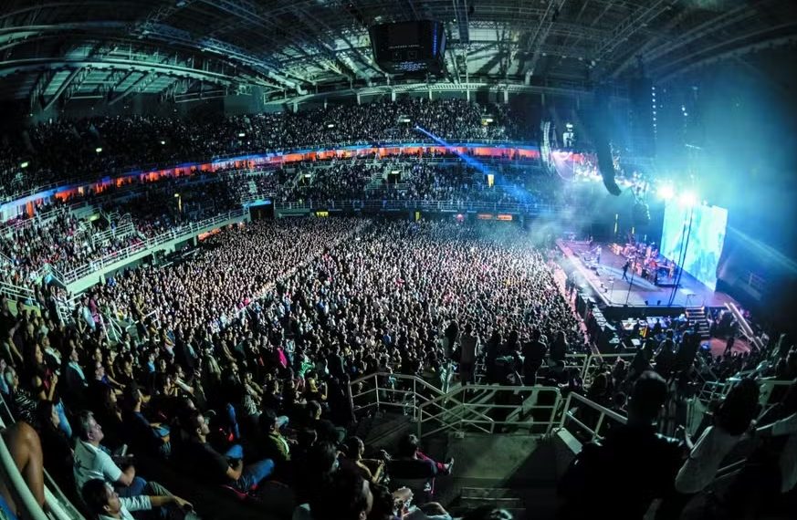 Dona da Ticketmaster e acionista majoritária do Rock in Rio quer comprar Farmasi Arena, na Barra da Tijuca 51 A Farmasi Arena, inicialmente pensada para eventos esportivos, tem recebido shows