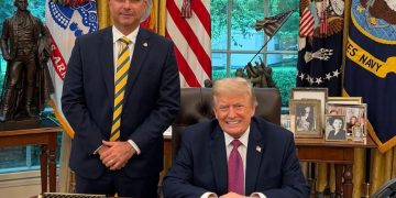 Flávio Bolsonaro sempre foi um apoiador fiel dos interesses do presidente americano, Donald Trump