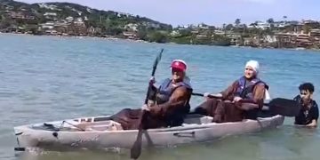 Búzios vira destino 'abençoado' com visitas de freiras, que remaram caiaque e até se arriscaram no surfe 10 Andar de caiaque foi uma das atividades que as freiras curtiram durante sua temporada de descanso em Búzios