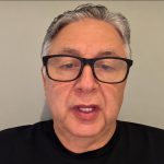 Garotinho volta a falar em Leitinho Feliz e ironiza dizendo que vai virar garoto-propaganda de laticínios 24 Garotinho criticou o processo eleitoral e foi irônico quando citou a repercussão de sua fala sobre o Leitinho Feliz