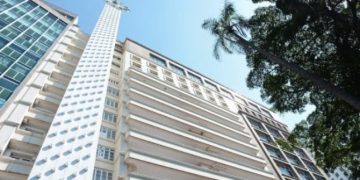 Compradores de residencial no antigo Edifício Mesbla relatam atrasos e falta de transparência; obras paradas desde abril tem nova construtora responsável