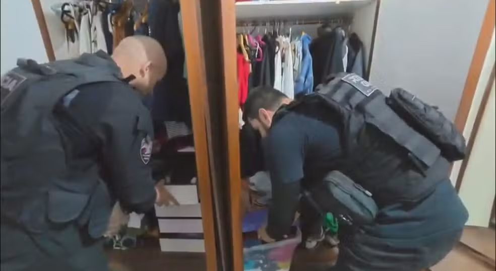 Deputada federal Talíria Petrone exonera assessor de seu gabinete na Câmara acusado de exploração sexual de menores 51 Policiais fazem buscas em endereço de um dos acusados; material apreendido antes levou a novas prisões nesta quarta-feira
