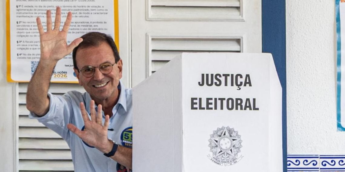 Eduardo Paes votou na manhã deste domingo (4) no Gávea Golf Club, em São Conrado, na Zona Sul do Rio. O candidato chegou ao local por volta das 8h50. — Foto: Divulgação