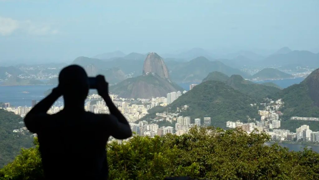 Rio tem cinco dos dez bairros brasileiros com mais moradores em apartamentos; Barra da Tijuca lidera ranking municipal 