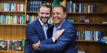 O ministro Dario Durigan e o prefeito Rodrigo Neves negociaram, em Brasília, financiamentos para obras e programa em Niterói