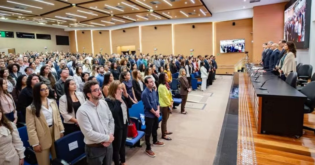 TJRJ recebe 513 novos servidores aprovados em concurso; mais de mil já foram empossados em 2026
